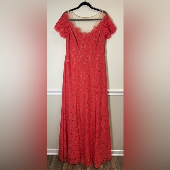 RENE RUIZ COLLECTION NWT Illusion Lace Sheath Gown Coral Size 14 - Picture 3 of 11